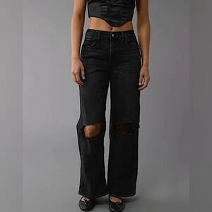 American Eagle High Rise Ultra Distressed Baggy Mom Jeans in Black Size 6